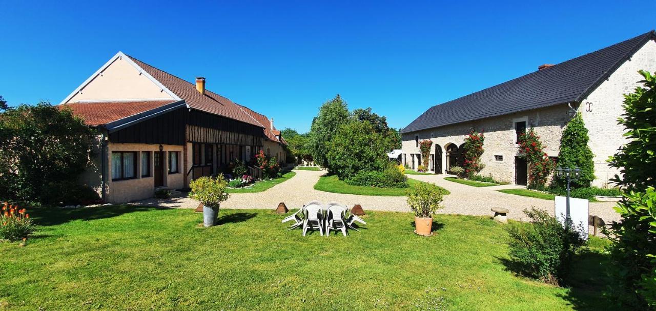Beaulieu-sur-Loire Maison Des Maries מראה חיצוני תמונה